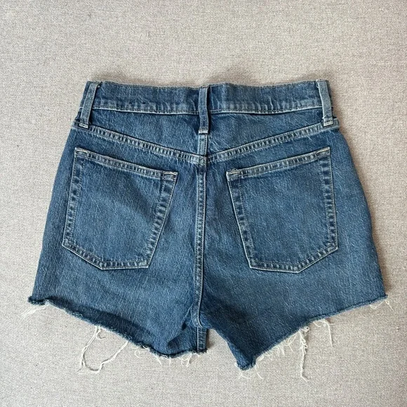 GAP High Rise Cheeky 3” Shorts - Picture 2 of 2
